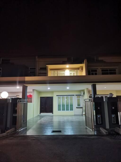 Cozzy26 * Bintulu